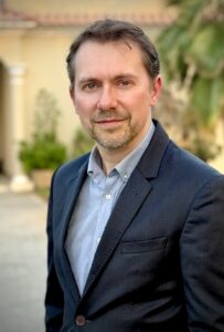 Steve Cronin financial independence coach for expats at DeadSimpleSaving.com